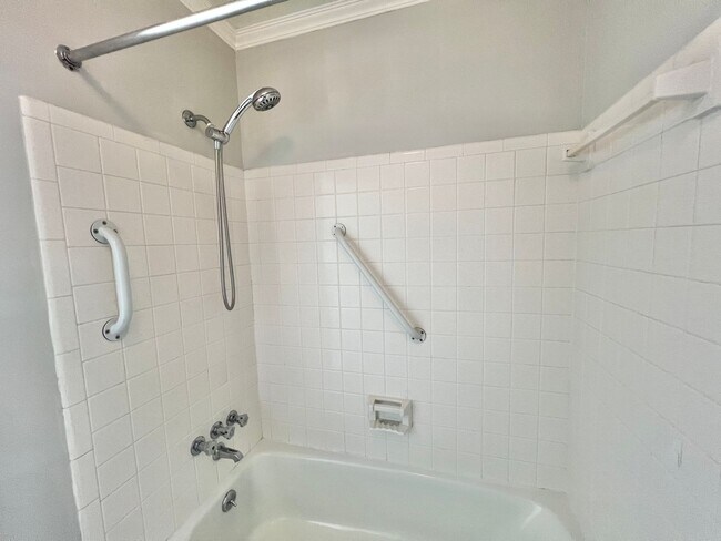 Building Photo - Charming 3BD, 1.5BA Raleigh Home in a Prim...