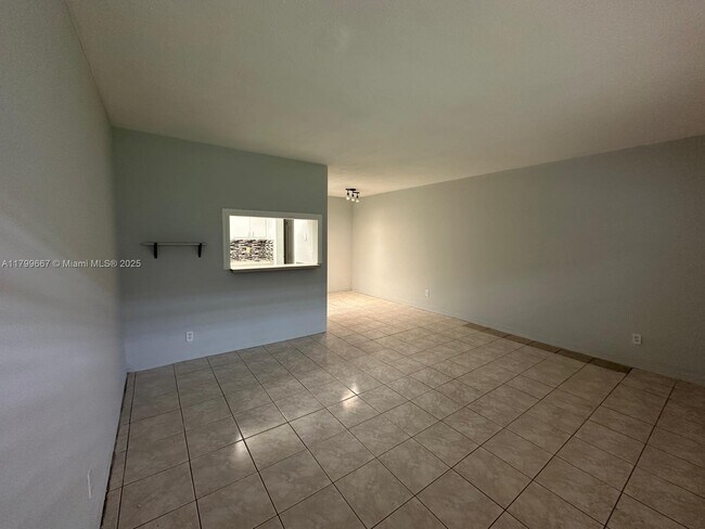 Building Photo - 2916 Funston St