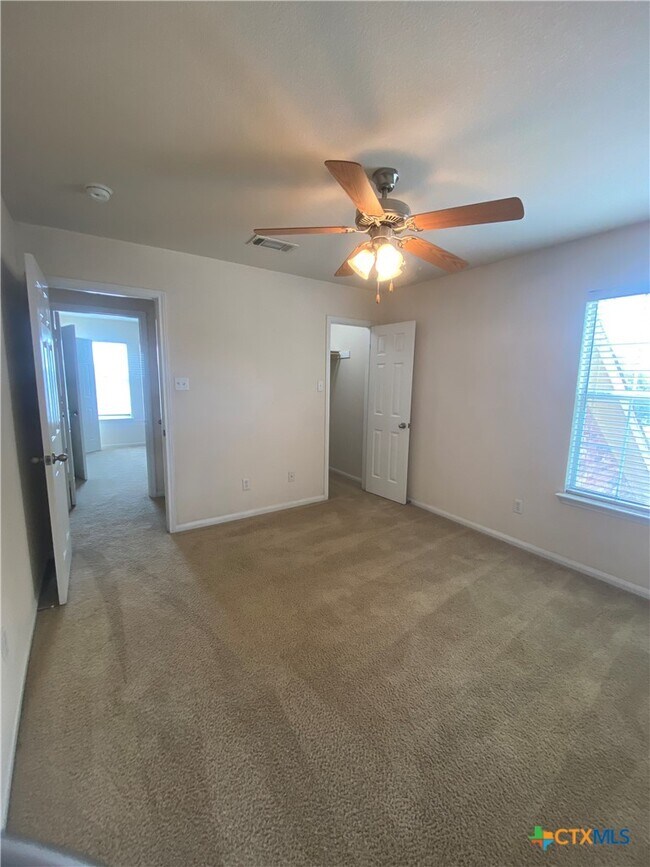 Building Photo - 6111 Graphite Dr