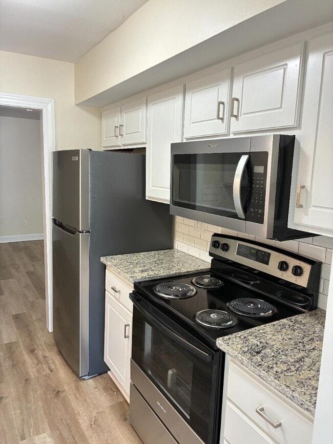 Building Photo - 1604 Pecan Ct N