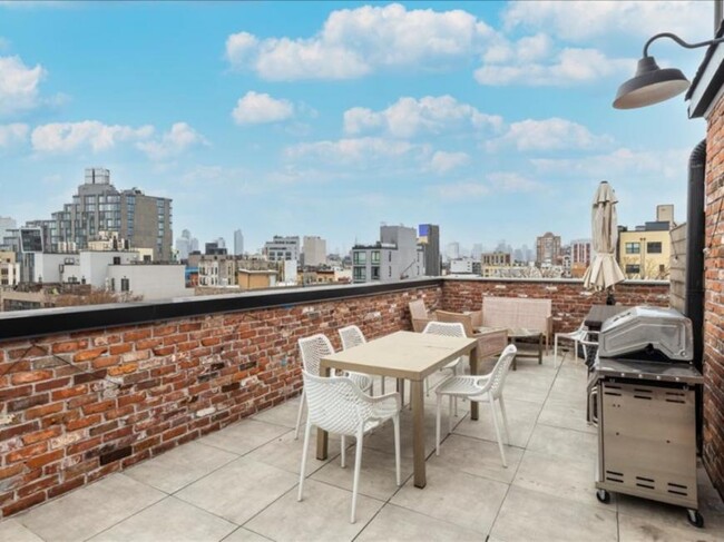 Building Photo - 2 bedroom in Brooklyn NY 11211