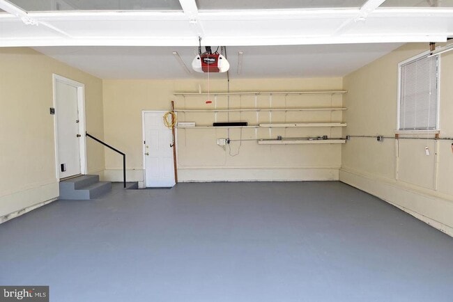 Building Photo - 8800 McNair Dr