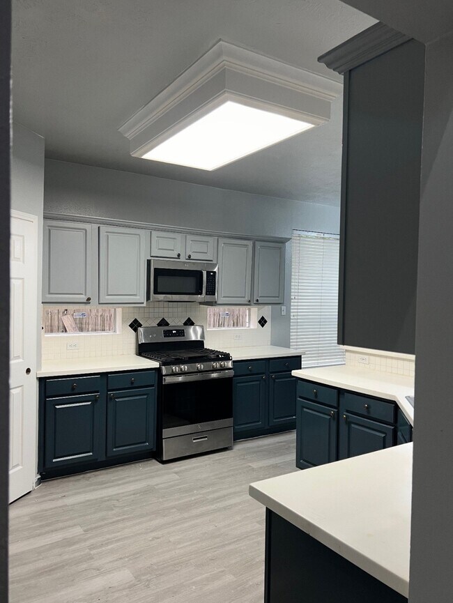 Building Photo - 17127 Mountain Crest Dr