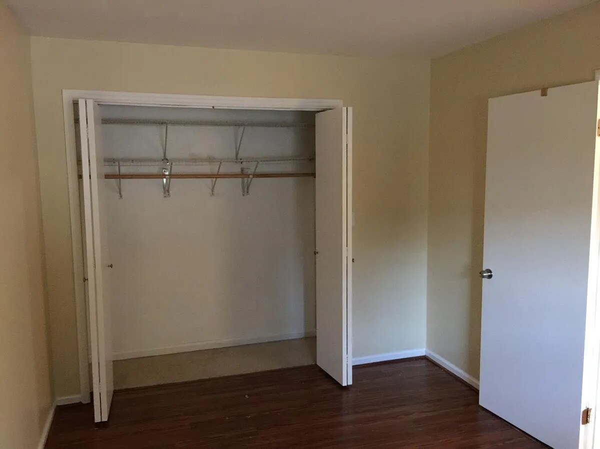 Building Photo - 2 Nob Circle