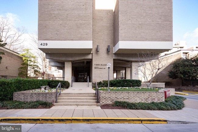 Building Photo - 429 N St SW