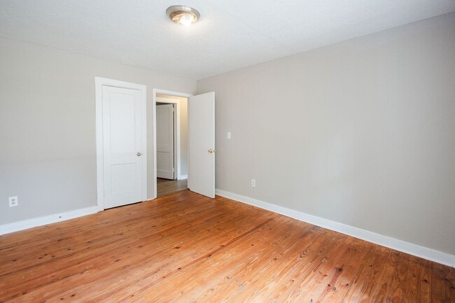 Building Photo - 220 N 15th St