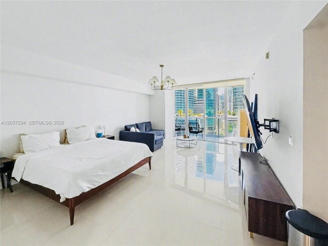 Building Photo - 475 Brickell Ave