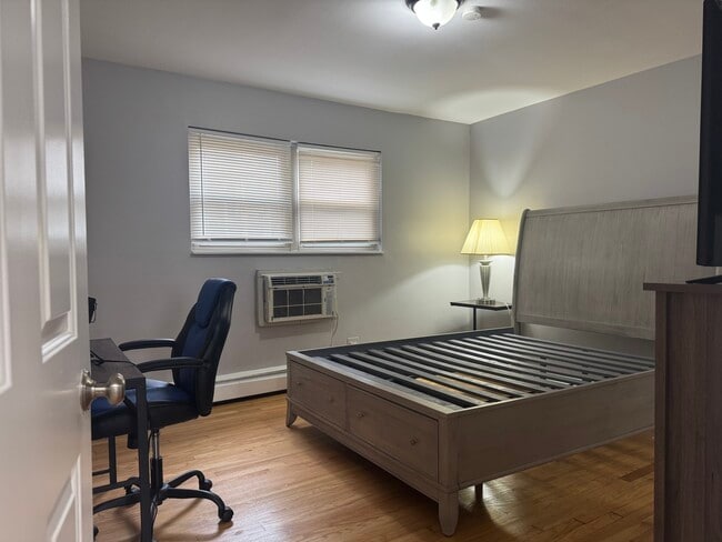 Building Photo - 1709 W Estes Ave