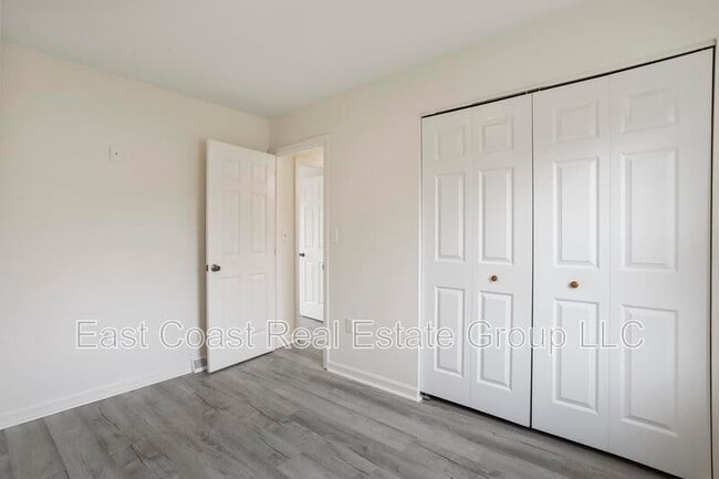 Building Photo - 1337 Cedarwood Dr