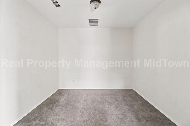 Building Photo - 12620 Summerwood Dr