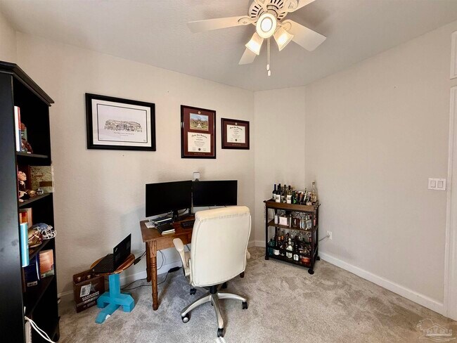 Building Photo - 1313 E Strong St