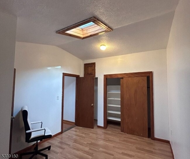 Building Photo - 425 Amon Terrace