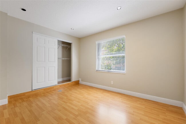 Building Photo - 1512 SW 106th Ave