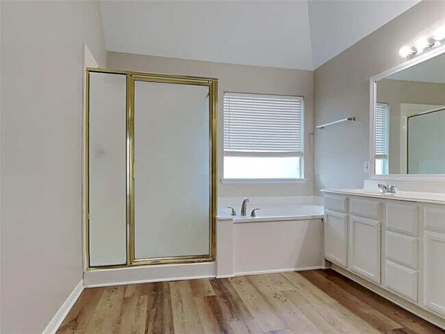 Building Photo - 9518 Cane Creek Dr