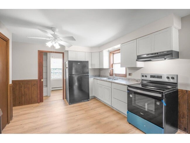 Building Photo - 857 Bradley Ave