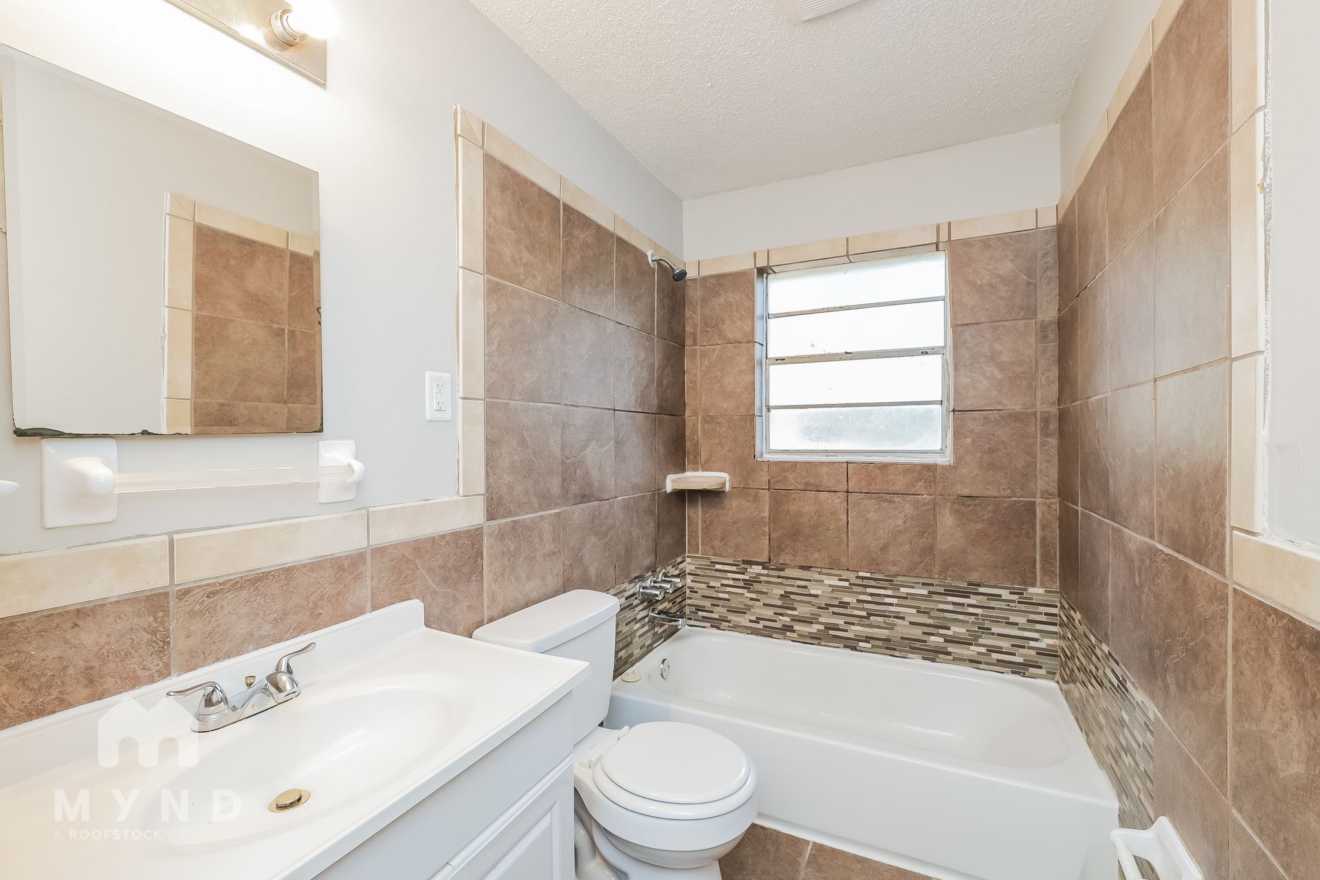 Building Photo - 3020 Normandy Dr