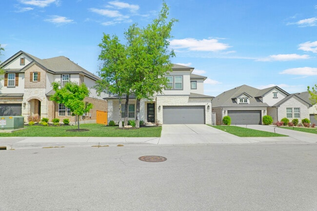 Building Photo - 601 Pinnacle View Dr