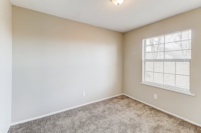 Building Photo - 104 Melody Cir