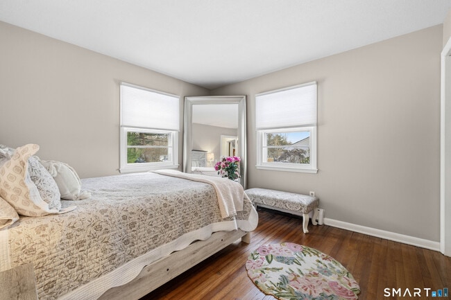 Building Photo - 12 Beach Park Rd