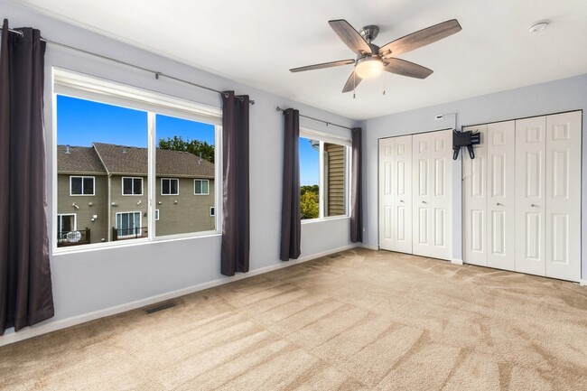 Building Photo - 24615 Patriot Square Dr S