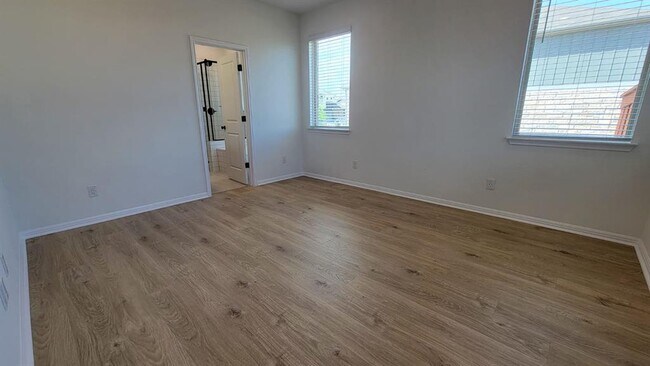 Building Photo - 148 White Horses Dr