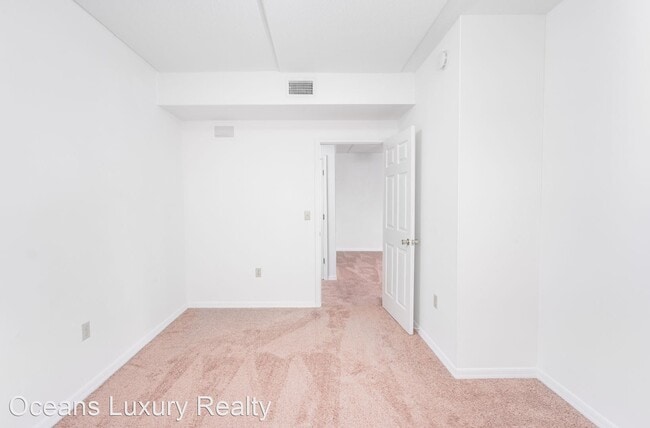 Building Photo - 3 br, 2 bath House - 940 15th St # 104