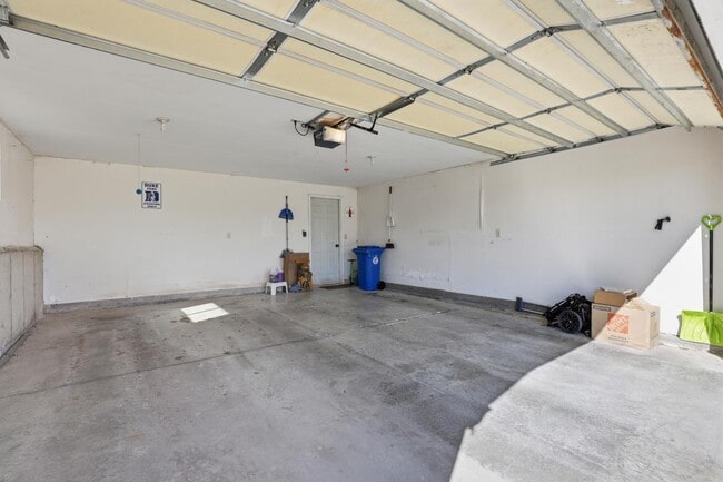 Building Photo - 4517 Three Rivers Dr