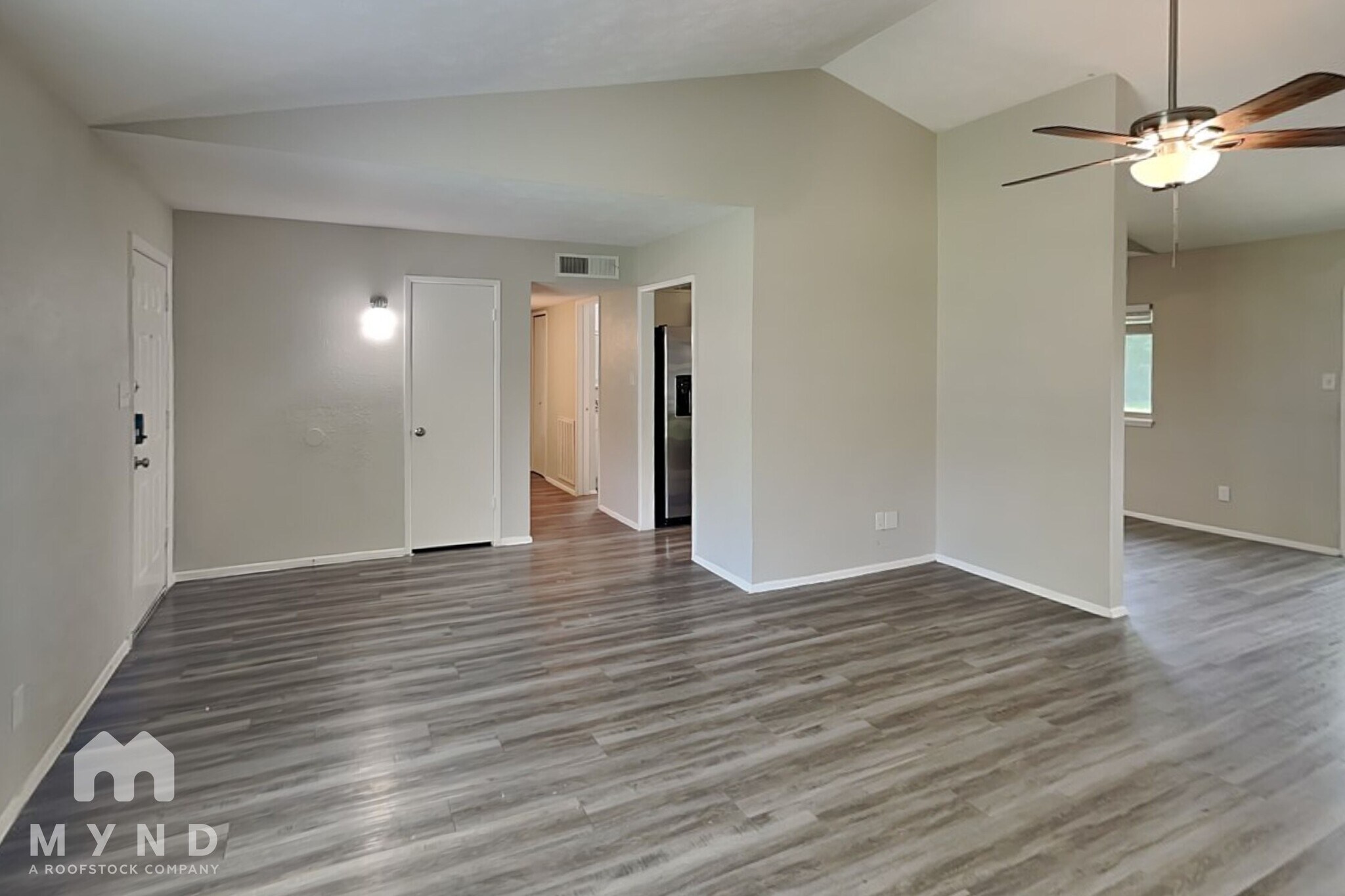 Building Photo - 2822 Canary Ln