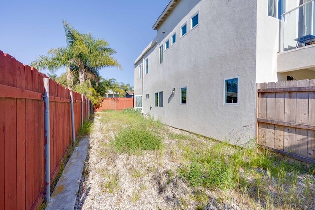 Building Photo - 810 California St