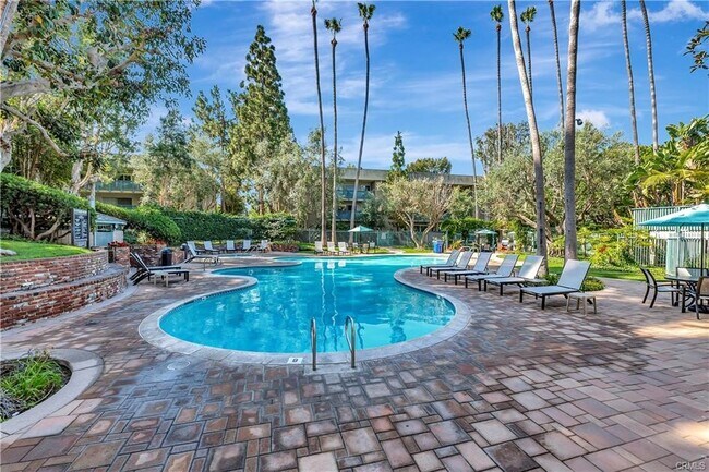 Building Photo - 564 N Bellflower Blvd