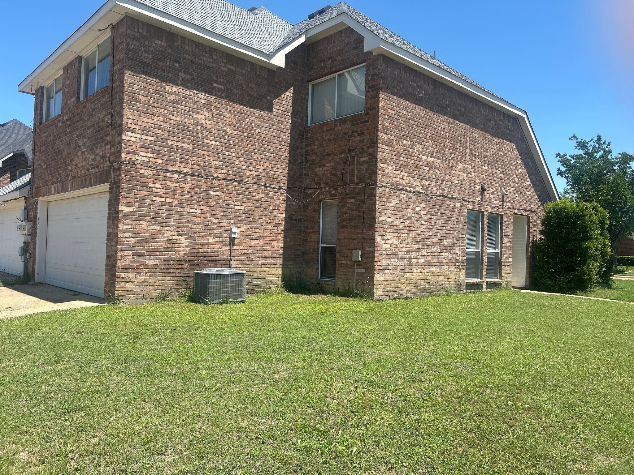 Building Photo - Room in Duplex on Chestnut Ln