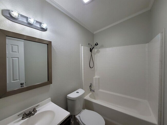 Building Photo - 8407 Riverstone Dr