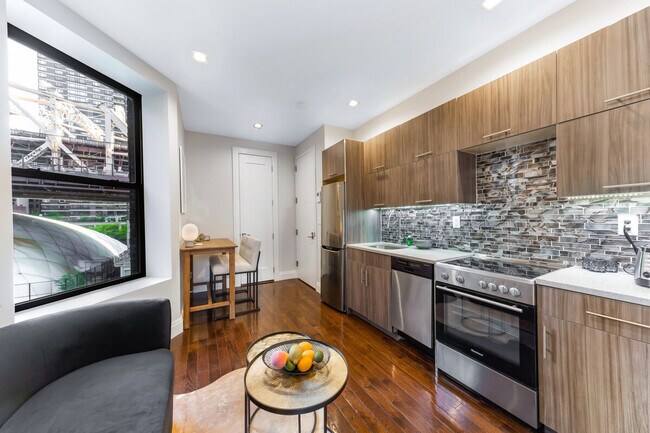 Building Photo - 1114 1st Ave