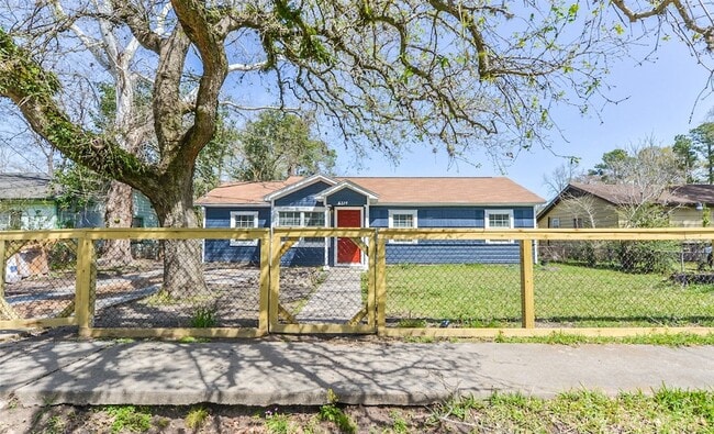 Building Photo - 8229 Carolwood Dr