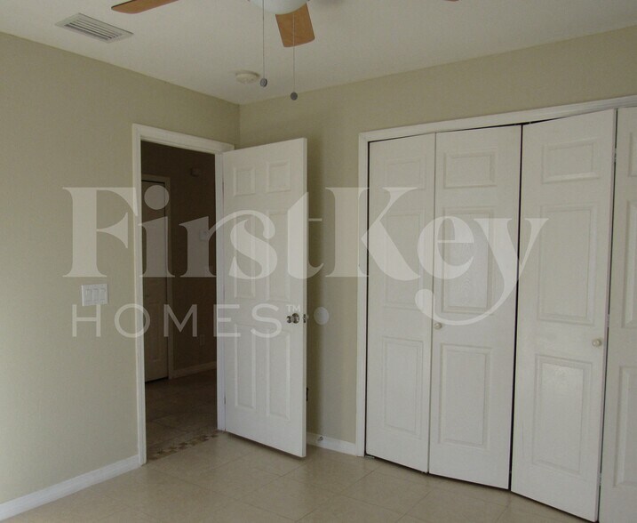 Building Photo - 1810 NW 21st Terrace