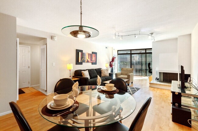 Building Photo - 22 Larimer St