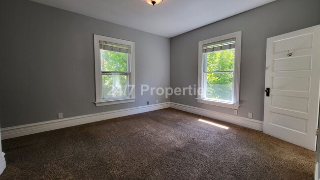 Building Photo - Beautiful Vintage 3 BD | 2.5 BA Home - Nob...