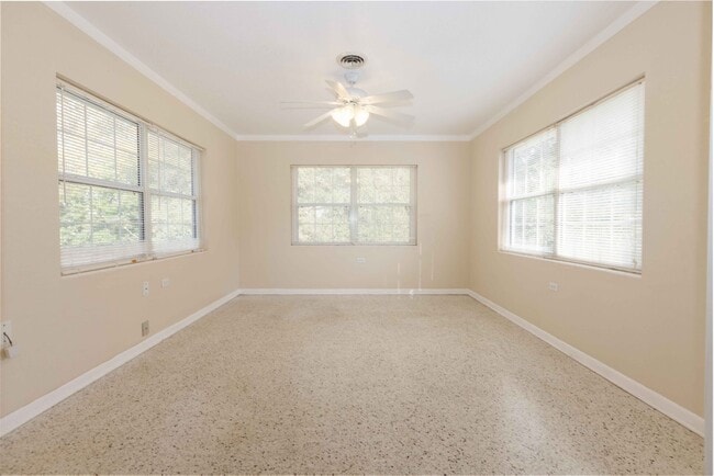 Building Photo - 2BR/1BA (with possible 3rd Bedroom) in Summerfield