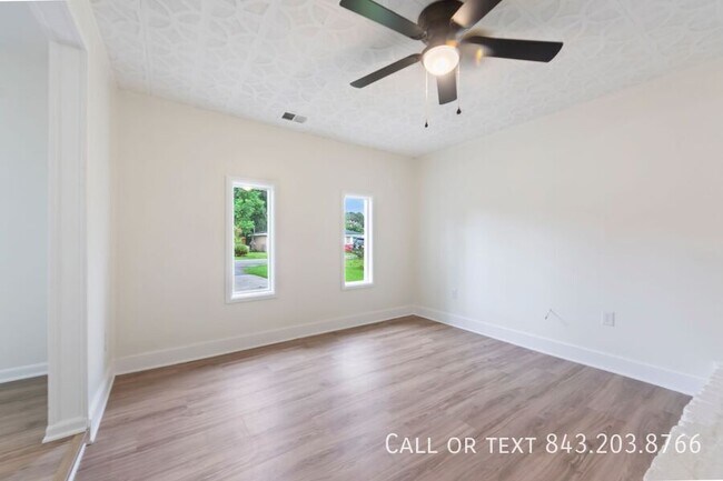 Building Photo - 115 Clarine Dr