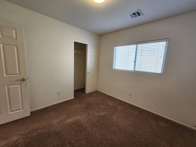 Building Photo - Great 2 Story Home in the SouthWest