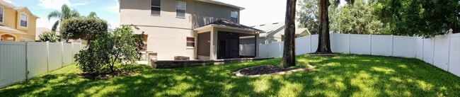Building Photo - FABULOUS 4/2.5 HOME IN GATED CALABRIA COVE...