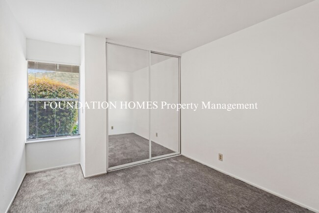 Building Photo - 158 Roundtree Blvd