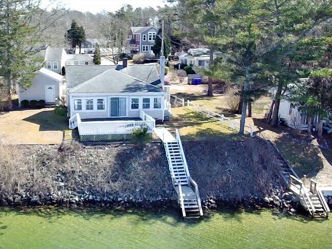 Building Photo - 11 Wallace Point Rd