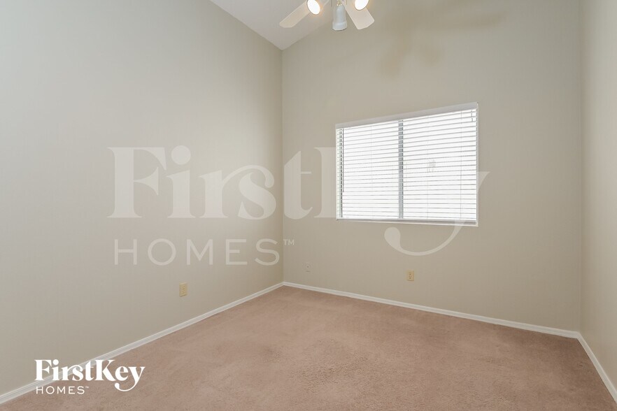 Building Photo - 3650 W Mesa Ridge Trail