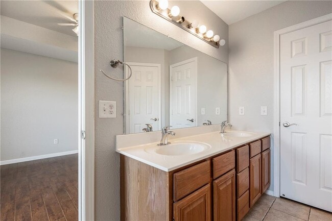 Building Photo - 520 Dewberry Ln