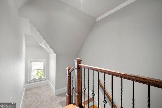 Building Photo - 2041 Mendenhall Cir