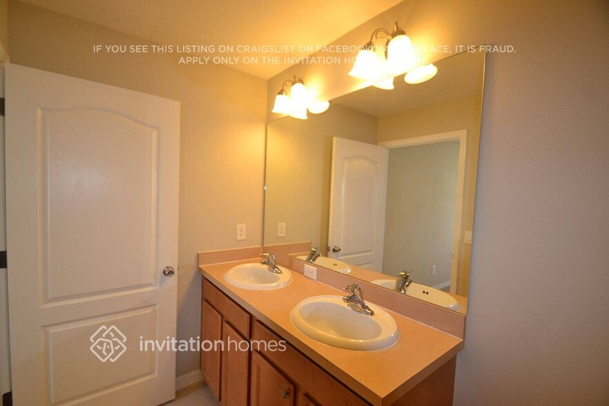 Building Photo - 10232 41st Ct E