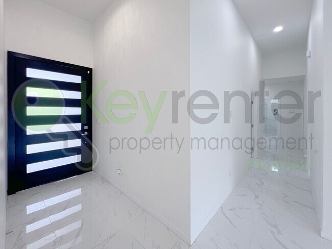 Building Photo - Beautiful  Upgarded 3 b/2.5 bath Home in Alton.Don't Miss Out!