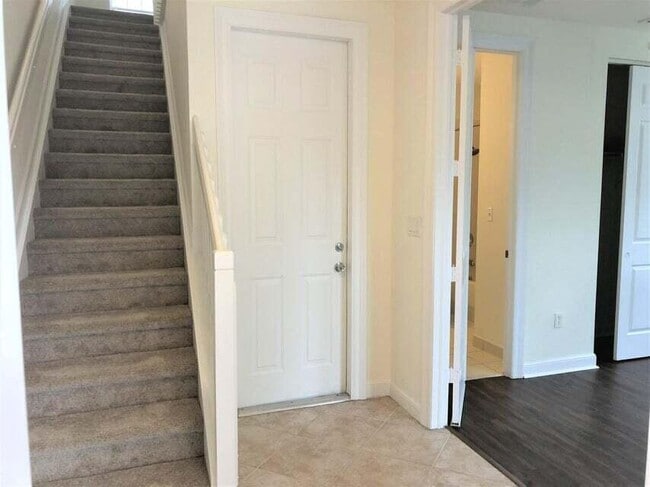 Building Photo - 433 Amador Ln