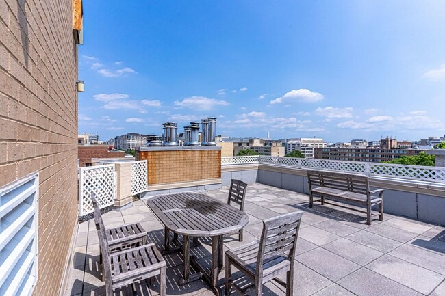 Building Photo - Beautiful One Bedroom in the Heart of Foggy Bottom| Water and Gas Included!
